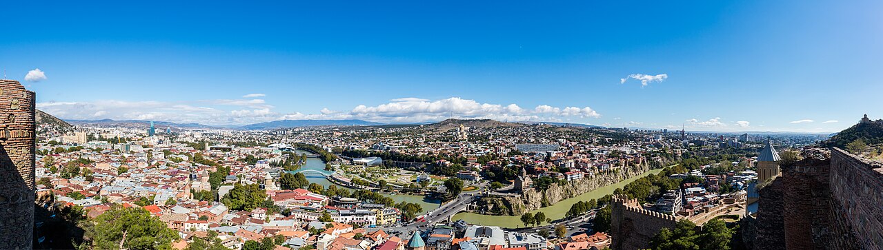 Panoramatický pohled na Tbilisi